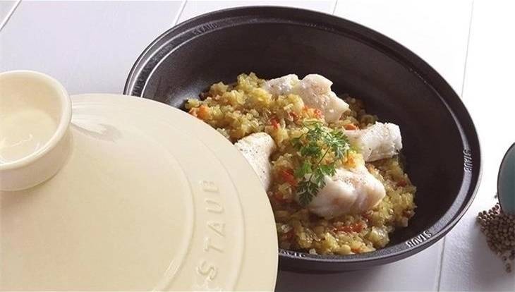 Staub Tajine 28 cm černá / krémová