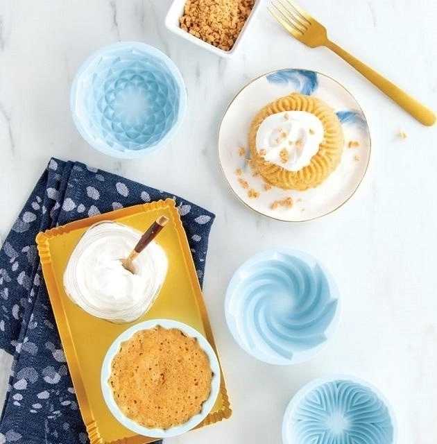 Nordic Ware Frozen Sada minibábovek do mikrovlnky 2 ks FROZEN