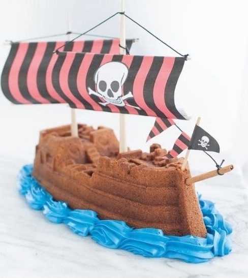 Nordic Ware ProCast Bakeware Forma na bábovku PIRÁTSKÁ LOĎ