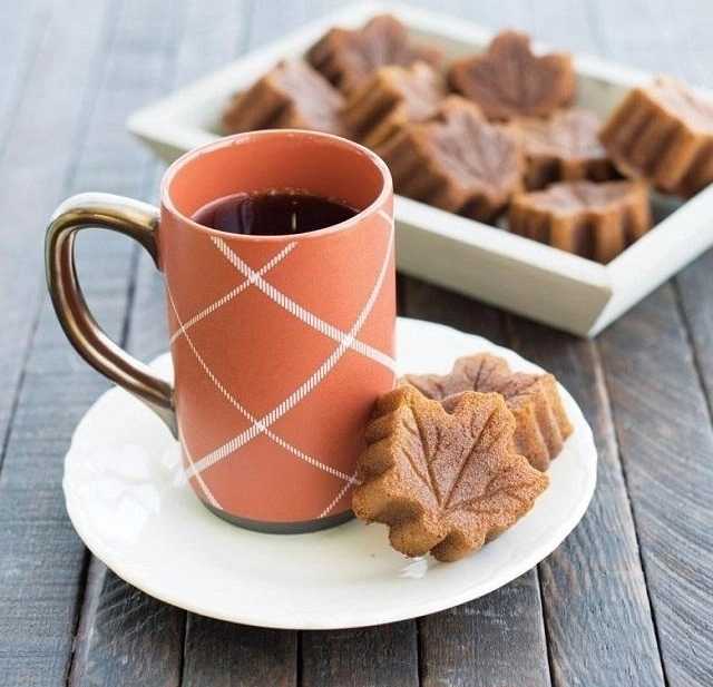 Nordic Ware Fall Bronze Collection Forma na 6 dortíků JAVOROVÉ LÍSTKY