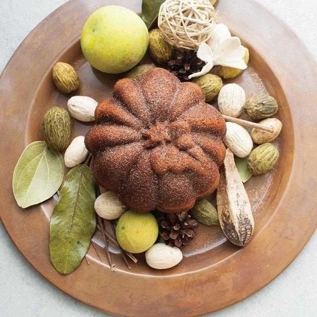 Nordic Ware Fall Bronze Collection 3D forma DÝNĚ