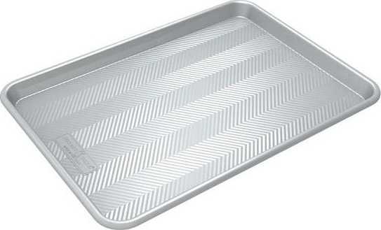 Nordic Ware Prism Plech na pečení 43 x 31 x 2,5cm Half