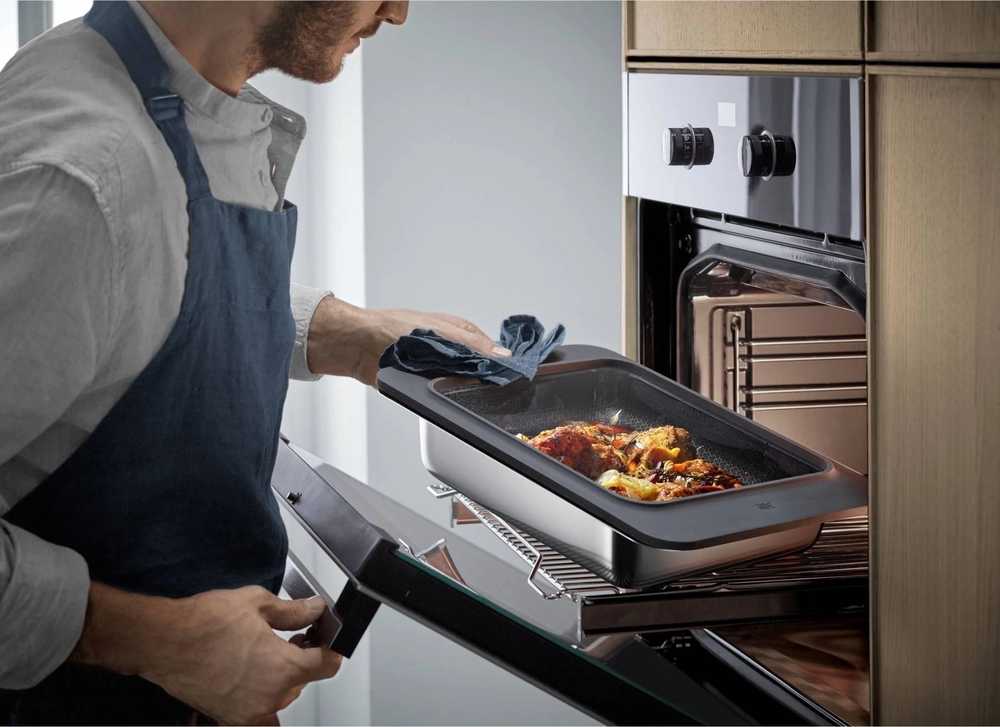 WMF Ovenware Hluboký pekáč Profi Resist, M