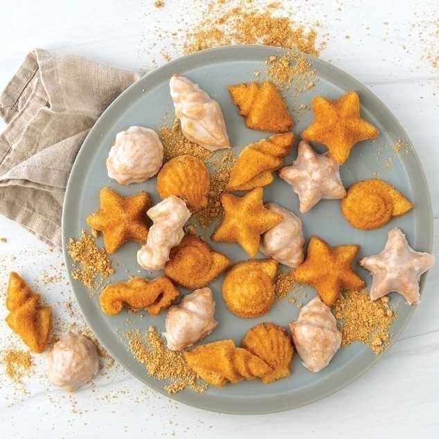 Nordic Ware Forma na minidezerty ve tvaru mořských živočichů, 23 ks, karamelová