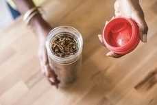 Aladdin Hrnek na čajový sáček 350ml, červený