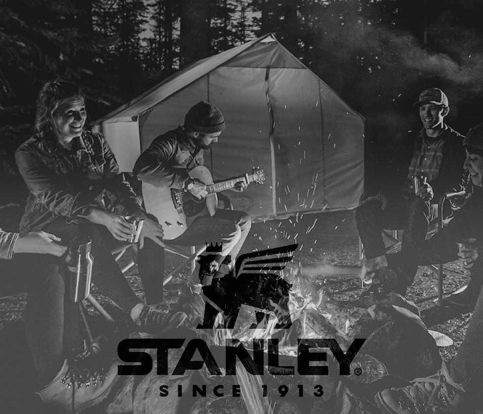 Stanley Quick Flip Vakuová láhev , 700 ml, Blue Navy