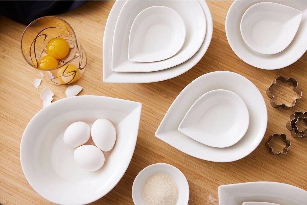 Blomsterbergs Servírovací mísa ve tvaru slzy 28cm