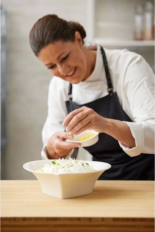 Blomsterbergs Servírovací mísa ve tvaru slzy 28cm