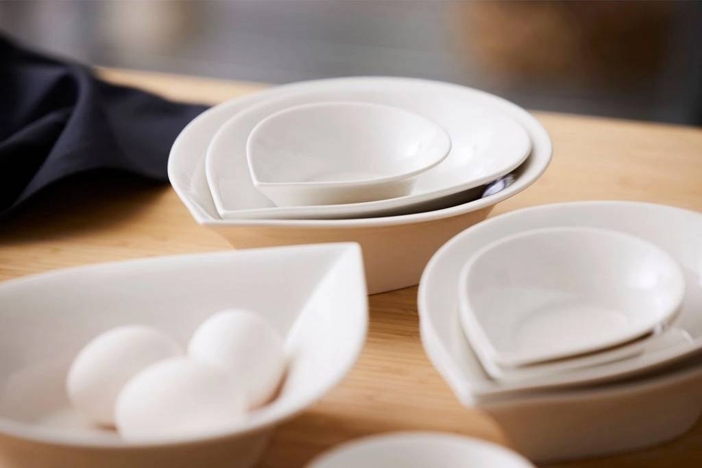 Blomsterbergs Servírovací mísa ve tvaru slzy 28cm