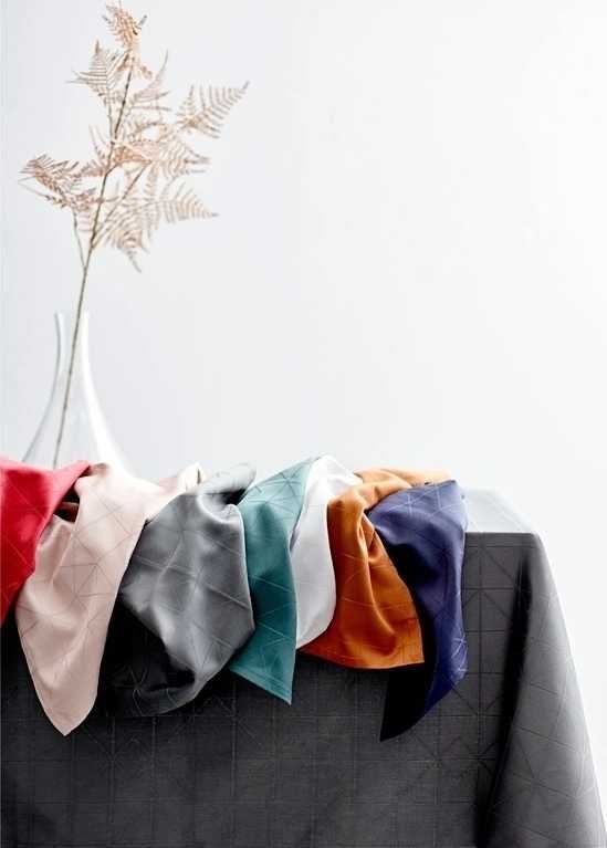 Södahl Kuchyňský ubrus z organické bavlny z organické bavlny 140x270 refined red