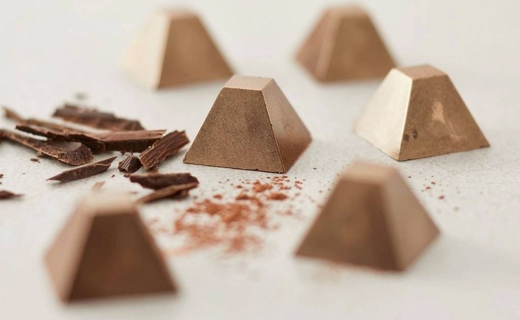 Blomsterbergs Forma na tvorbu čokoládových pralinek pyramída