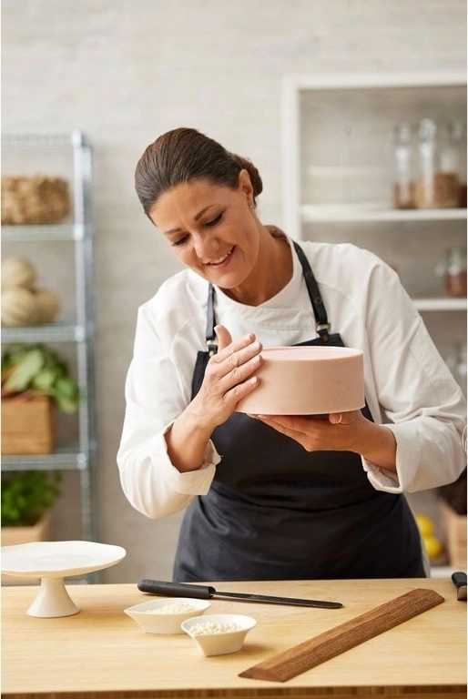 Blomsterbergs Kuchyňská stěrka na polevu a dorty 25 cm