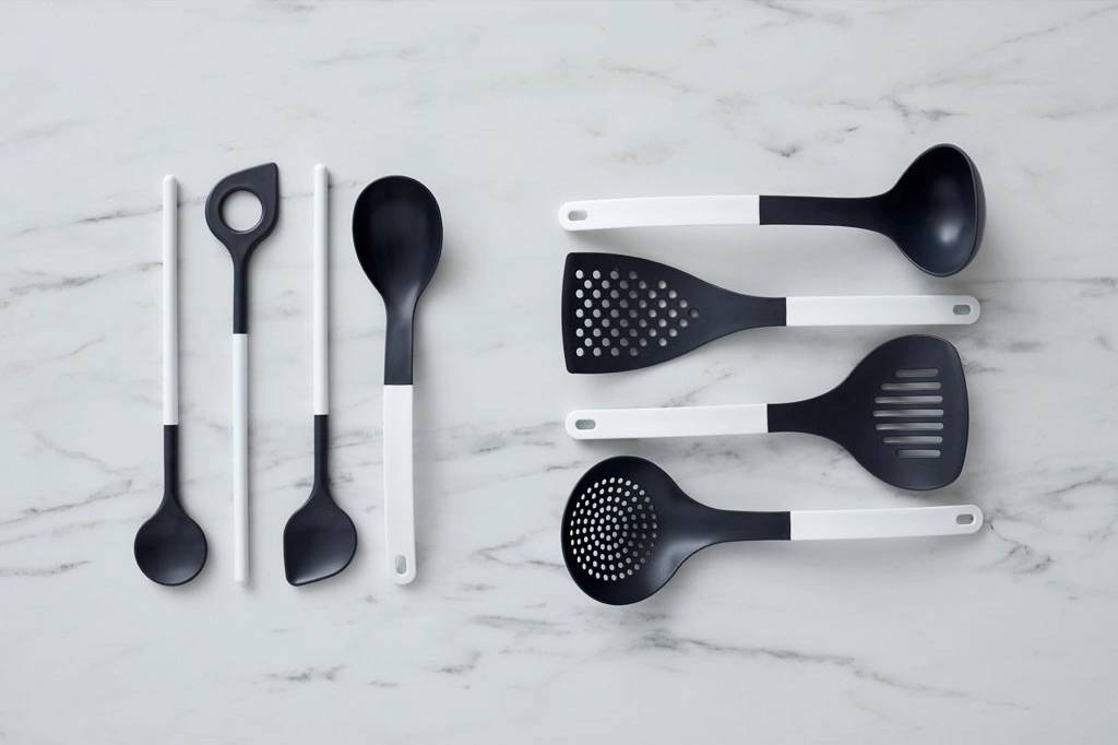 Rosti Děrovaná obracečka optima 31 cm white