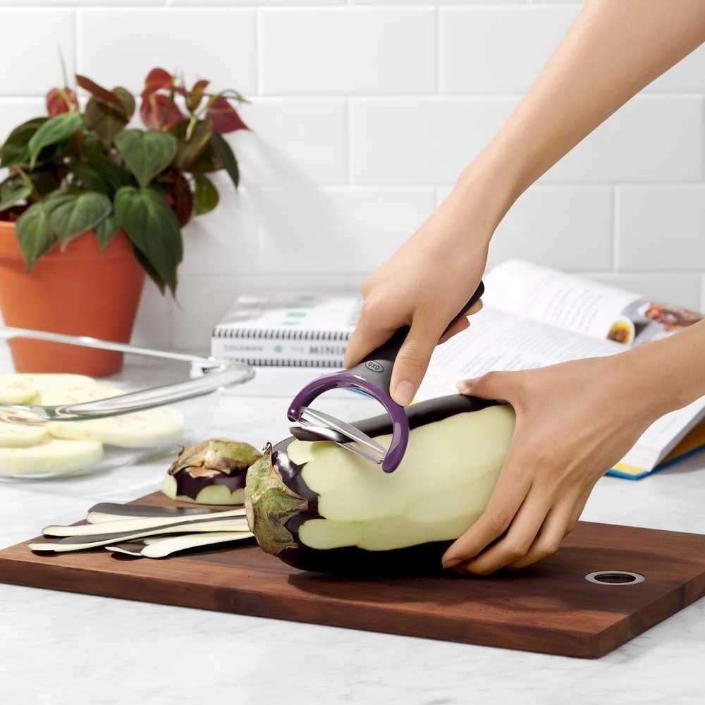 OXO Good Grips Široká škrabka na zeleninu