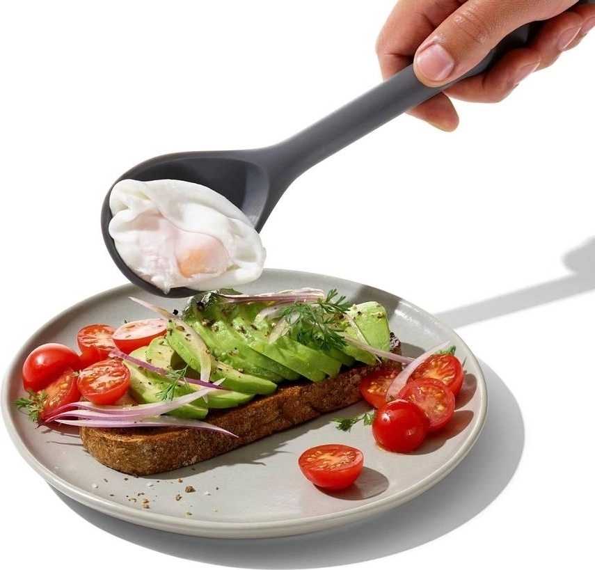 OXO Good Grips Děrovaná silikonová lžíce