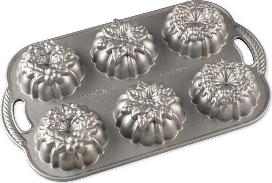 Nordic Ware Holiday Silver Collection Forma na mini bábovky Wreathlettes, stříbrná, 0.95 l