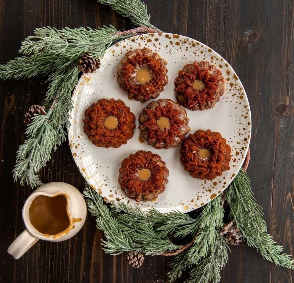 Nordic Ware Holiday Silver Collection Forma na mini bábovky Wreathlettes, stříbrná, 0.95 l