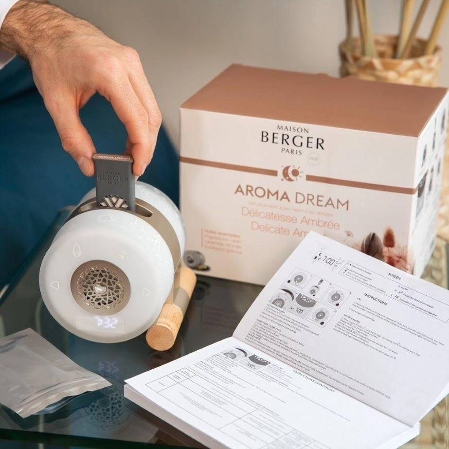 Maison Berger Paris Sada elektrický Difuzér s budíkem Night & Day + kapsle Aroma Dream – Jemná ambra