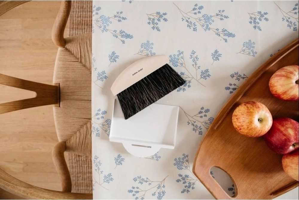 Andrée Jardin Smetáček a lopatka, 15 cm, červená