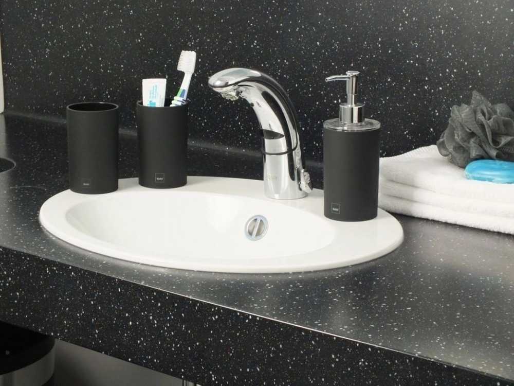 Kela Pohár DARK ABS-plast černý 