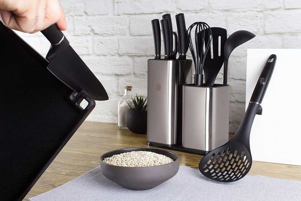 Berlingerhaus Sada nožů ve stojanu + kuchyňské náčiní a prkénko set 13 ks 