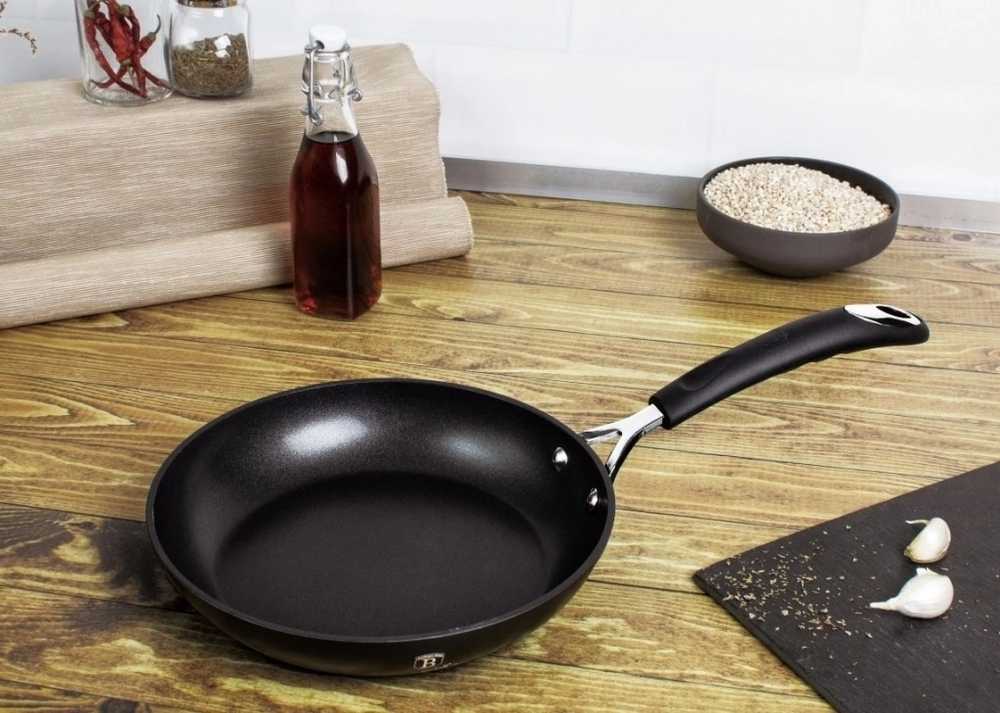 Berlingerhaus Sada nádobí s nepřilnavým povrchem 15 ks Black Professional Line 