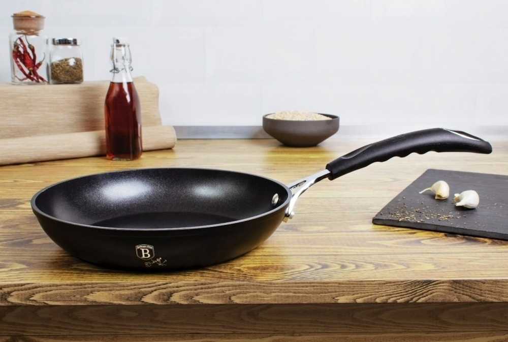 Berlingerhaus Sada nádobí s nepřilnavým povrchem 15 ks Black Professional Line 