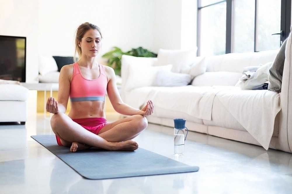 Berghoff Láhev na vodu termoplast s poutkem LEO 