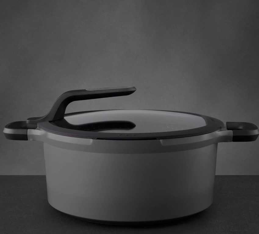 Berghoff Kastrol s poklicí na cezení GEM STAYCOOL 28 cm 