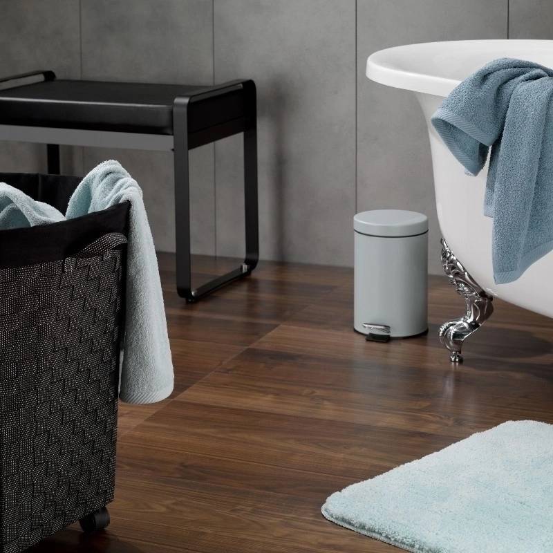 Kela Koš na prádlo na kolečkách PORTO černá 