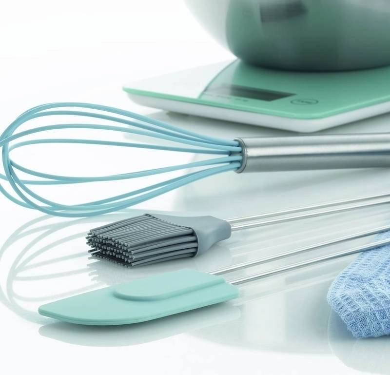 Kela Stěrka silikonová s rukojetí COOKIE 28 x 5 cm modrá