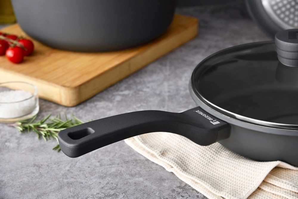 Bergner Pánev hluboká s nepřilnavým povrchem 28 cm RETRO