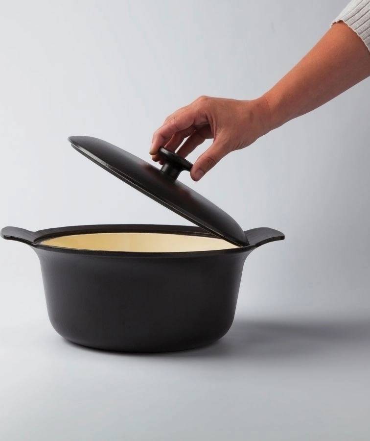 Berghoff Hrnec s poklicí litinový RON 24 cm černá 