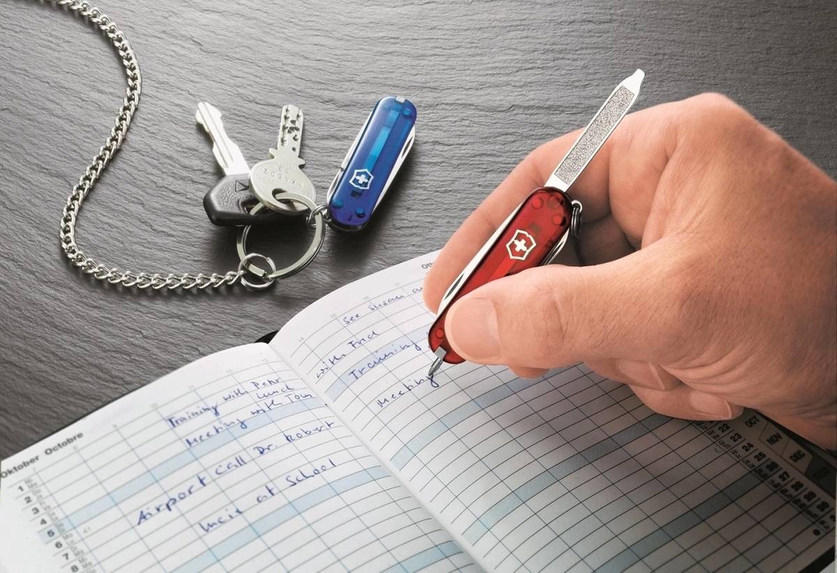 Victorinox Kapesní nůž SIGNATURE RUBY transpar.