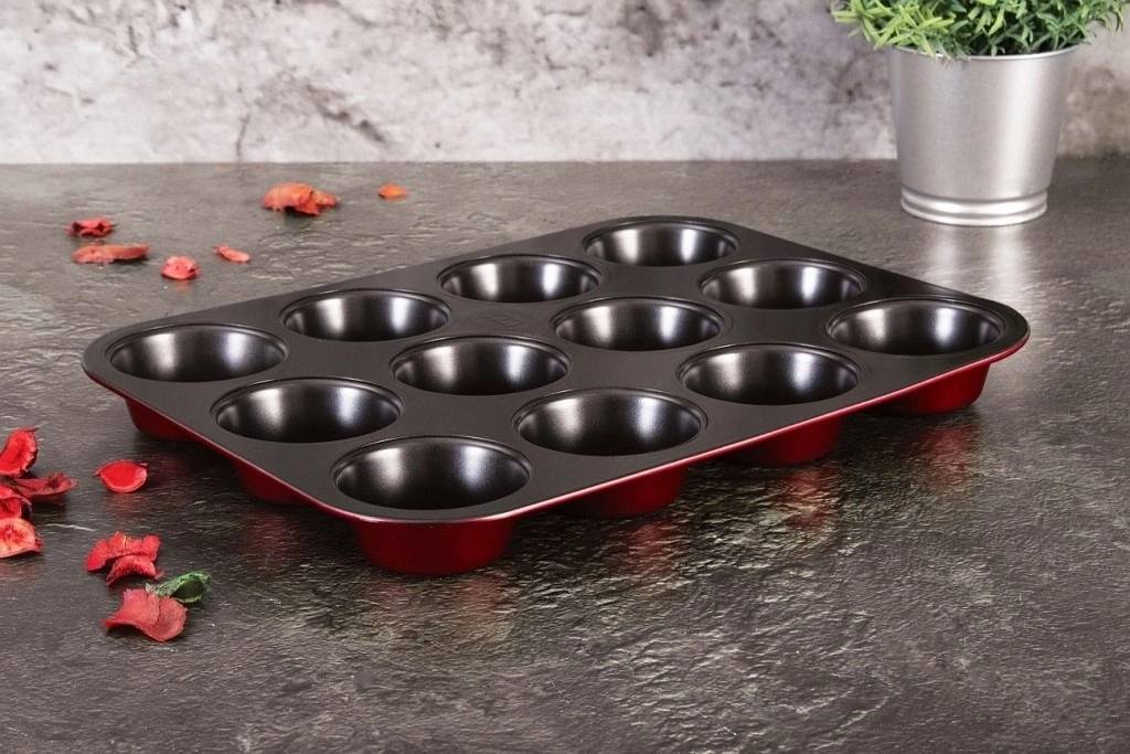 Berlingerhaus Forma na muffiny s mramorovým povrchem 12 ks Burgundy Metallic Line