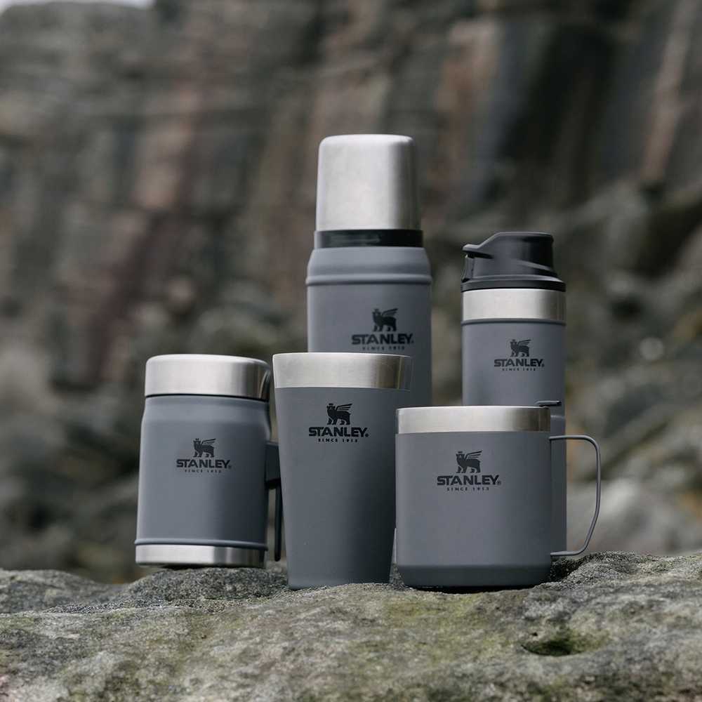 Stanley Legendary Classic Termoska Legendary Classic, 750 ml, Charcoal