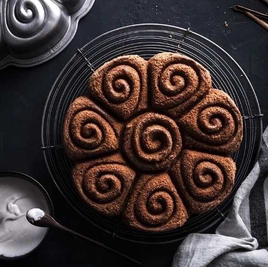 Nordic Ware ProCast Bakeware Forma na bábovku SKOŘICOVÍ ŠNECI