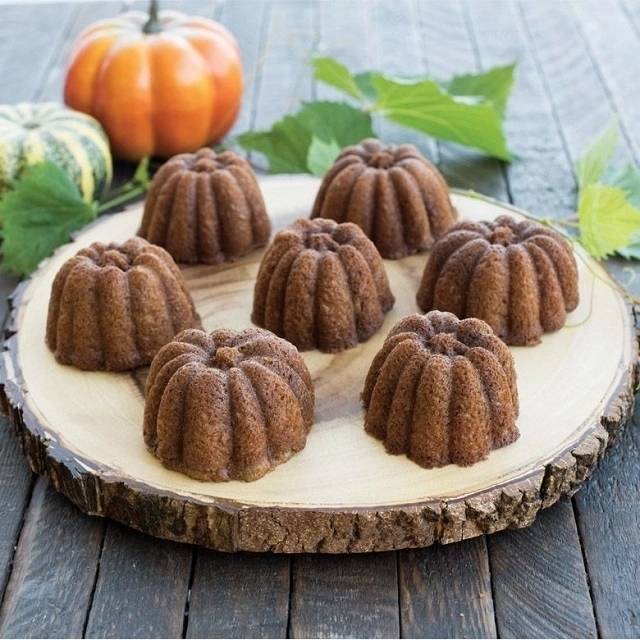 Nordic Ware Fall Bronze Collection Forma na 12 dortíků MALÉ DÝNĚ