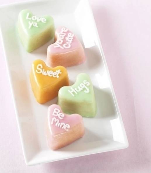 Nordic Ware Spring & Summer Collection Forma na 6 dortíků SRDÍČKA