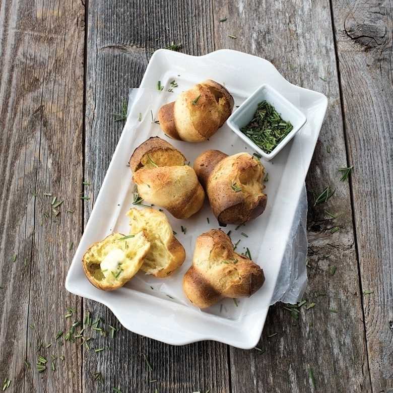 Nordic Ware Forma na 12 POP OVER MUFFINY stříbrná