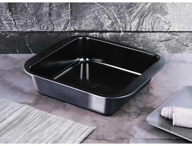 Berlingerhaus Pečící plech s titanovým povrchem 29,5 x 26,5 Carbon PRO Line BH-7837