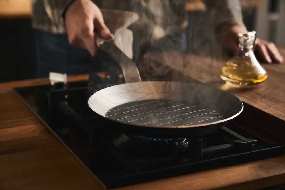 Zwilling Kovaná litinová pánev, 28 cm