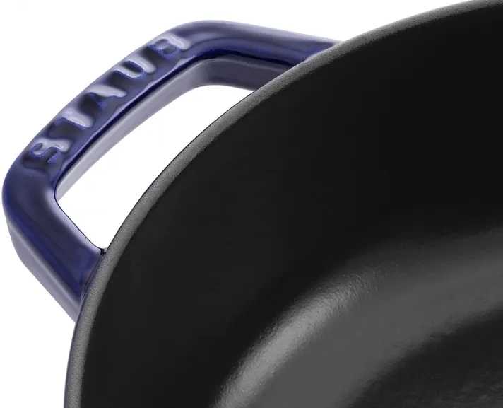 Staub Litinová pánev na dušení Chistera 24 cm tmavě modrá