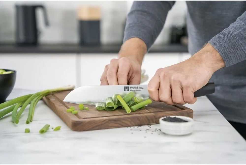 Zwilling Nůž Santoku Now S, 18 cm