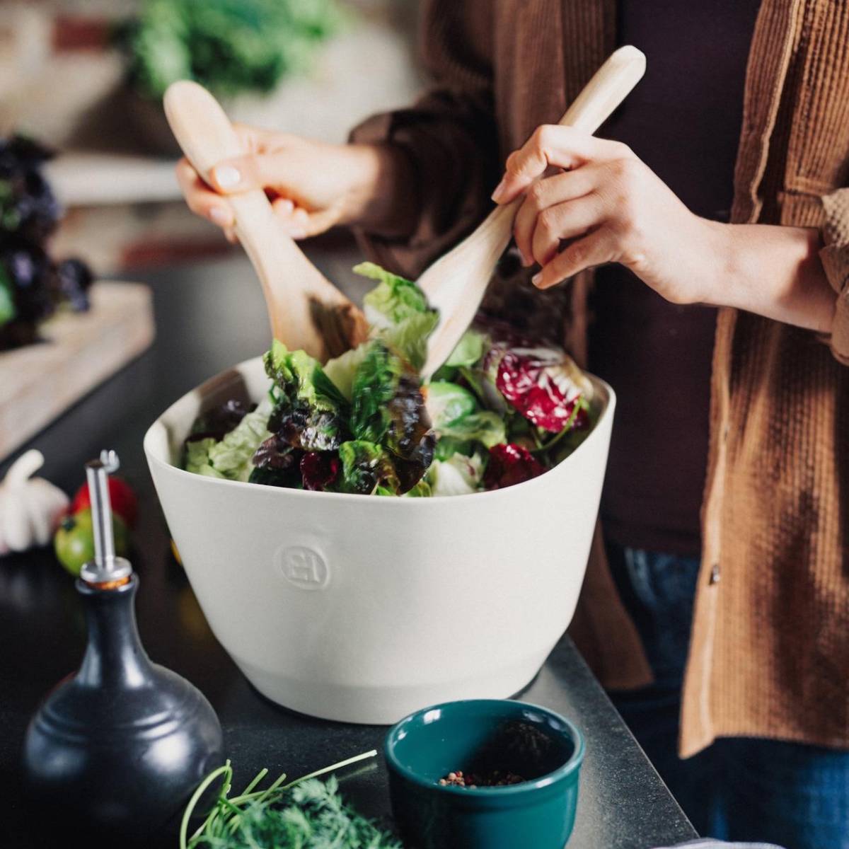 Emile Henry Provence Miska na salát velikosti M