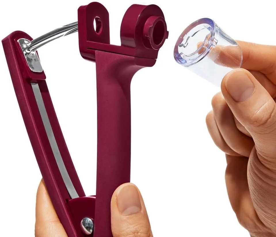 OXO Good Grips  vypeckovávač oliv/třešní