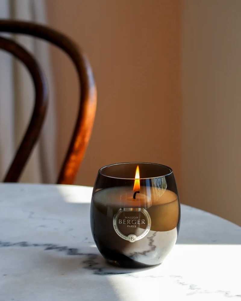 Maison Berger Paris BERGER Holly svíčka Ambrový prach 200g hnědá