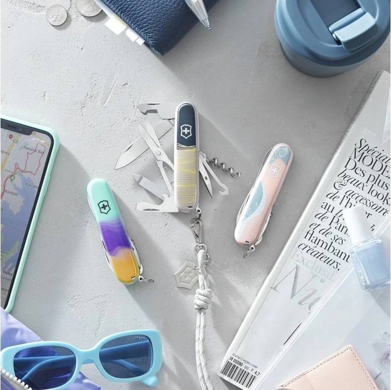 Victorinox Companion Kapesní nůž Paris Style