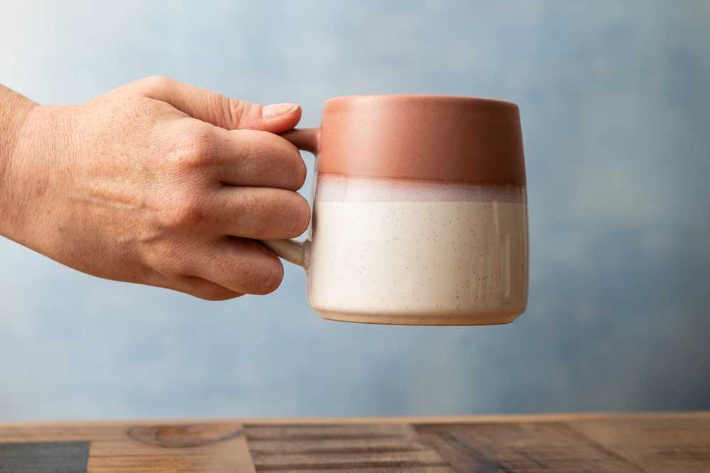 Mikasa Kameninový hrnek Pink Reactive Glaze, 390 ml