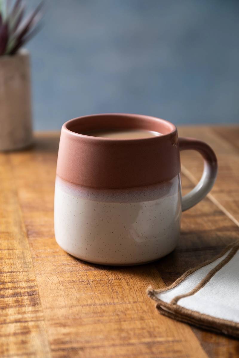 Mikasa Kameninový hrnek Pink Reactive Glaze, 390 ml